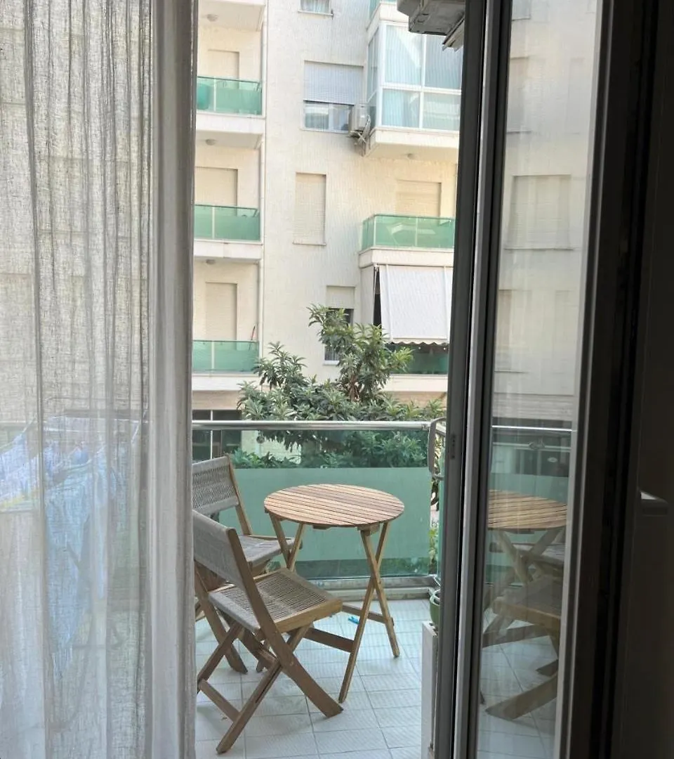 Lovely Beach Apartment 1 Min Away From The Beach Avlonya