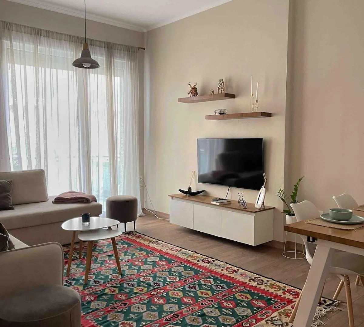 Lovely Beach Apartment 1 Min Away From The Beach Avlonya