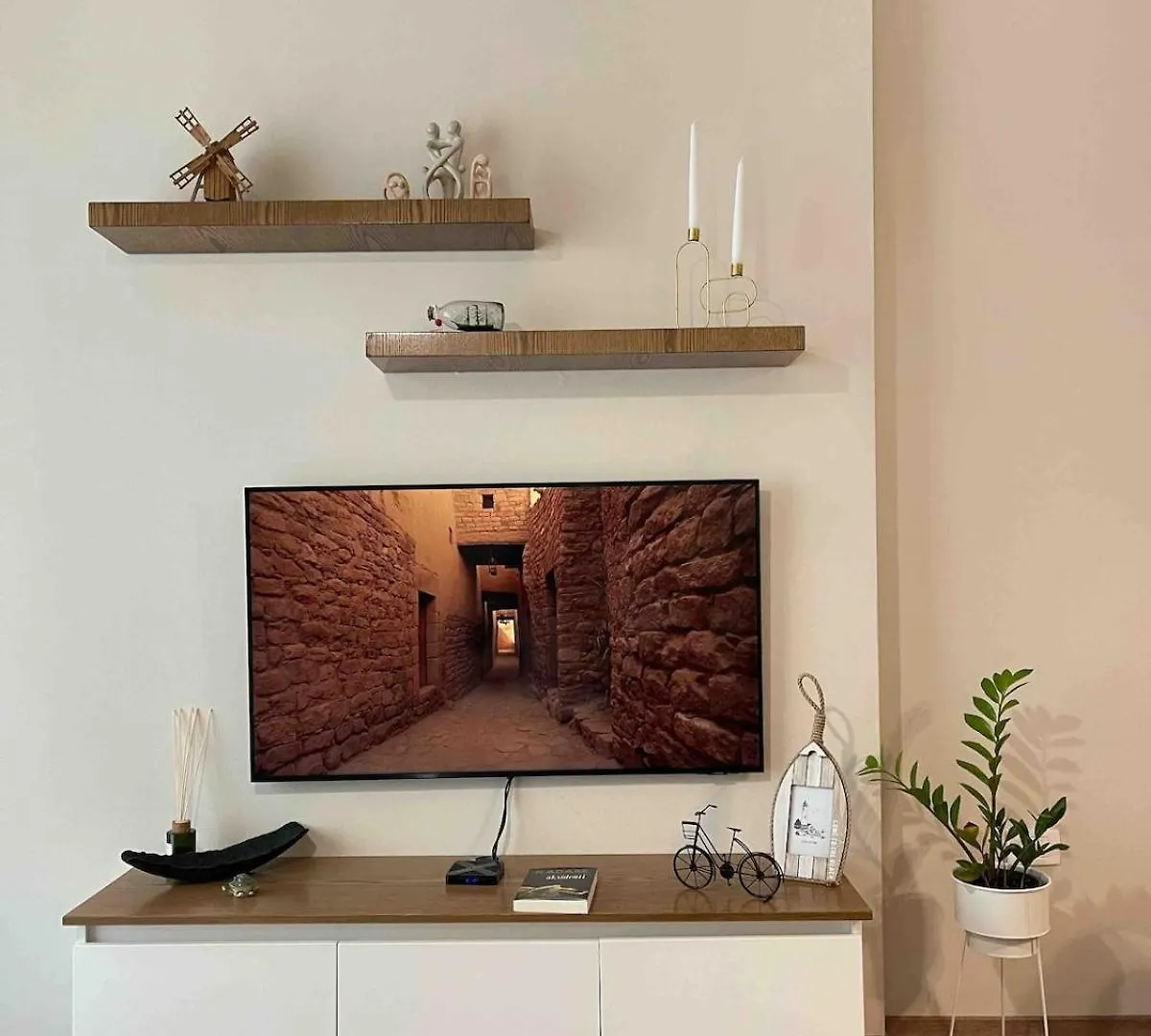 Lovely Beach Apartment 1 Min Away From The Beach Avlonya Arnavutluk